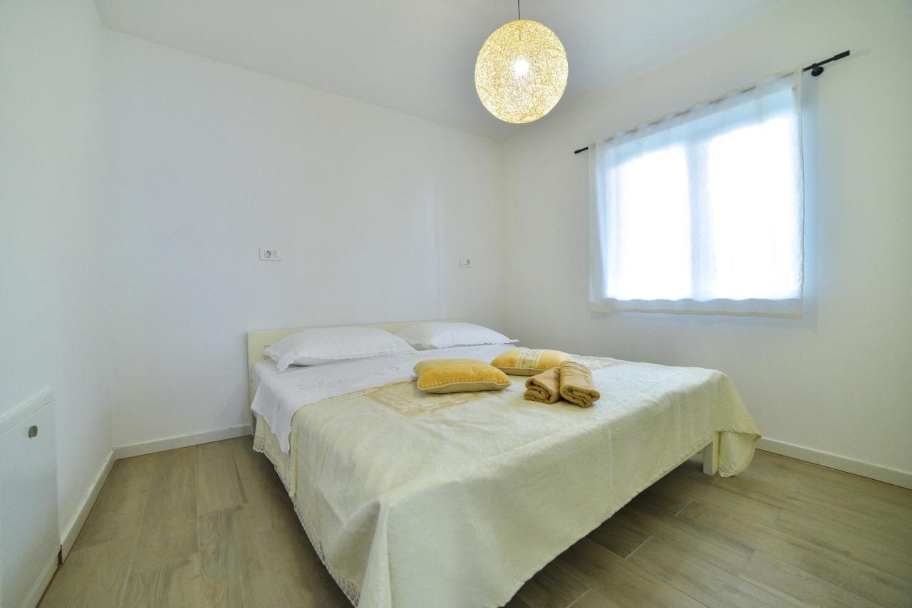 Apartment Maris Sinj Extérieur photo